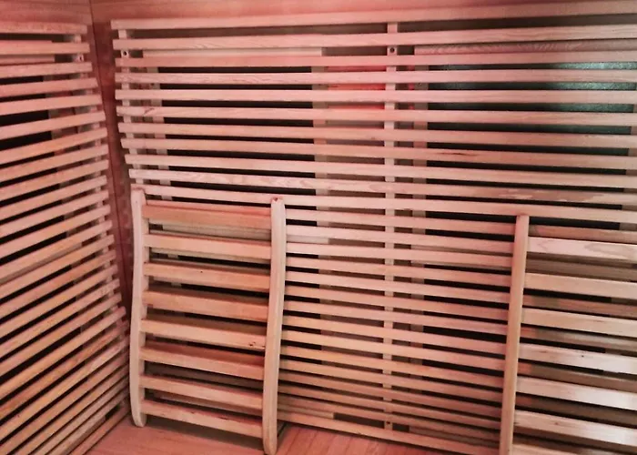 La Petite Maison En Pierre Mayenne